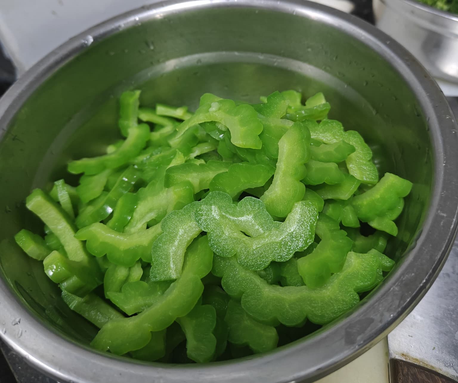 过凉水后控干备用